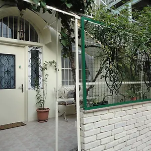 Apartment Art House Petunia, Tbilisi